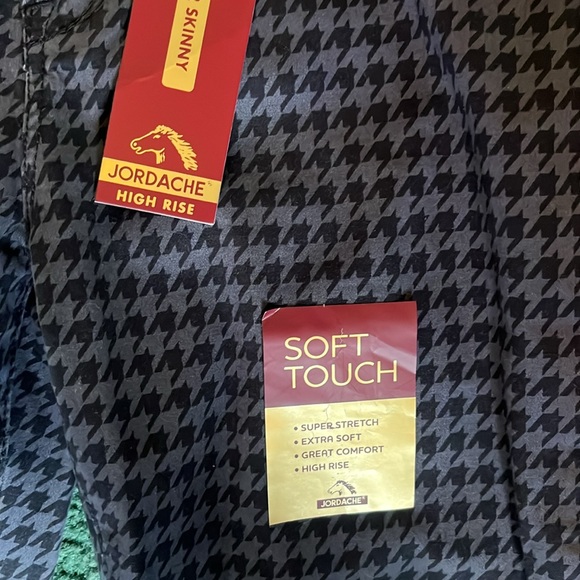 Ladies pant - Picture 3 of 5